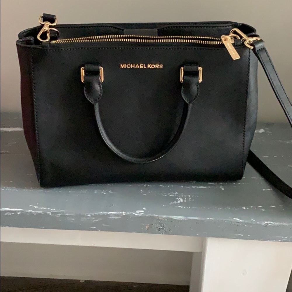 Micheal Kors purse